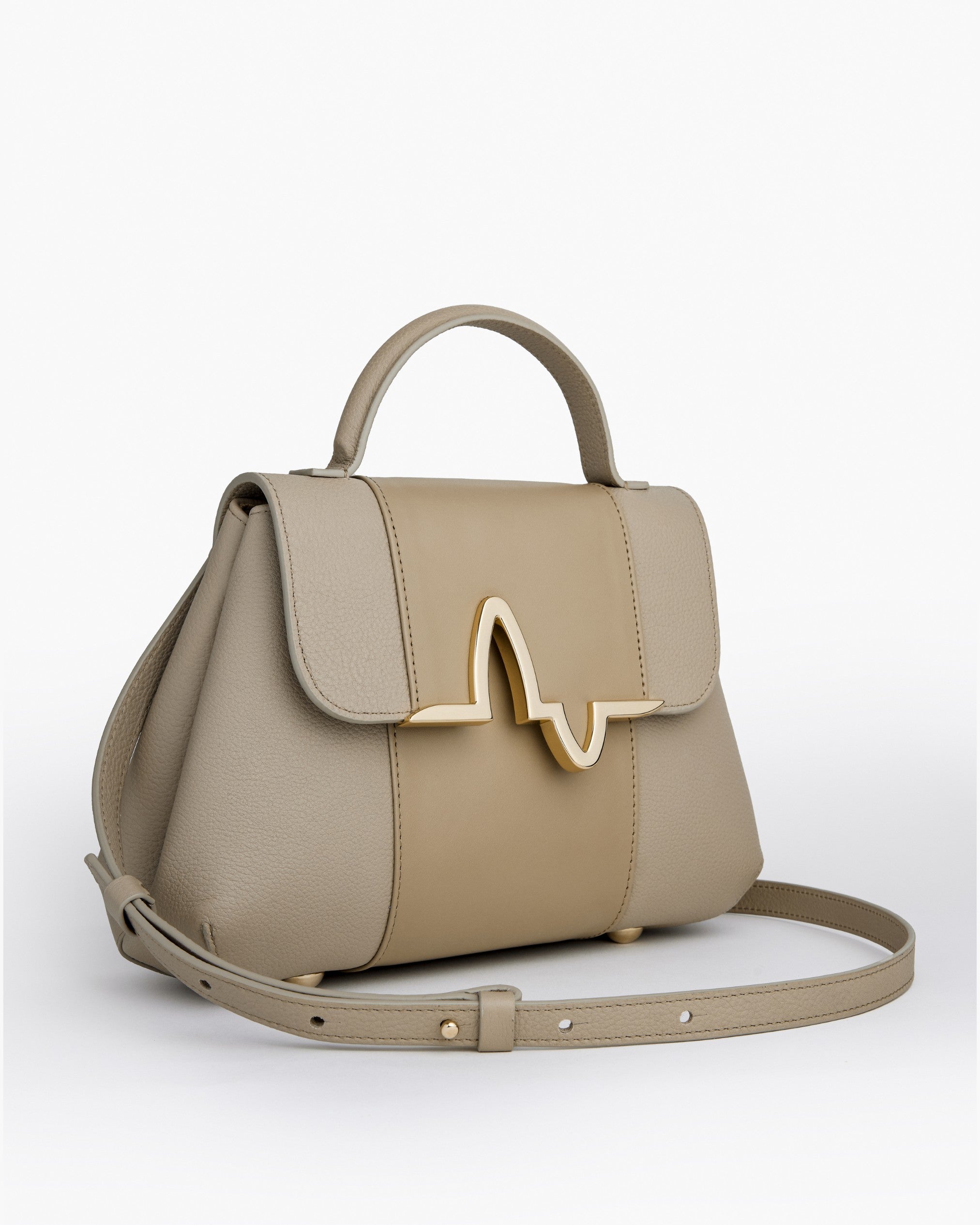 Sac bandoulière NIGI édition limitée brume vue 3/4 sur fond blanc 