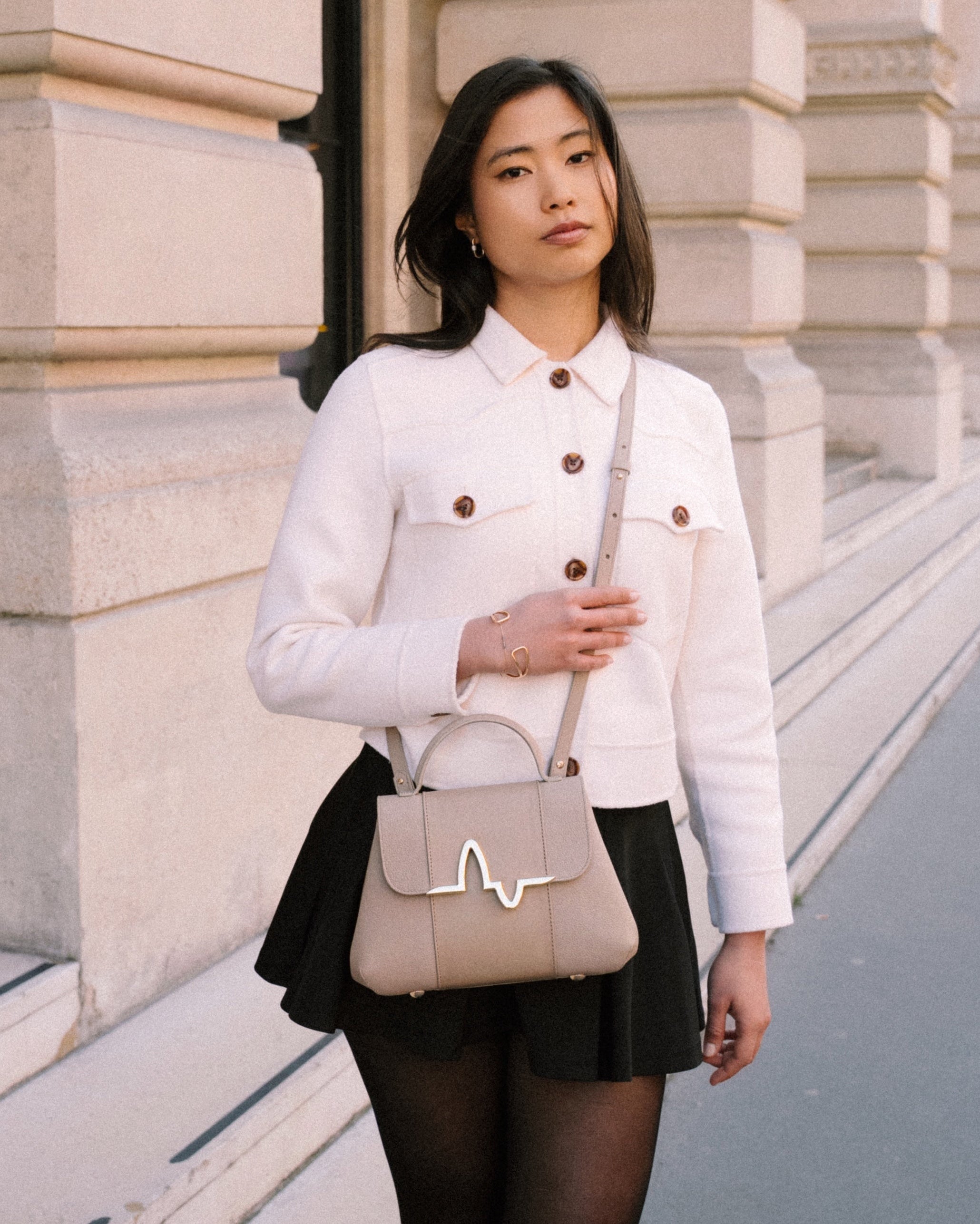 Sac de ville NIGI édition limitée brume porté en bandoulière